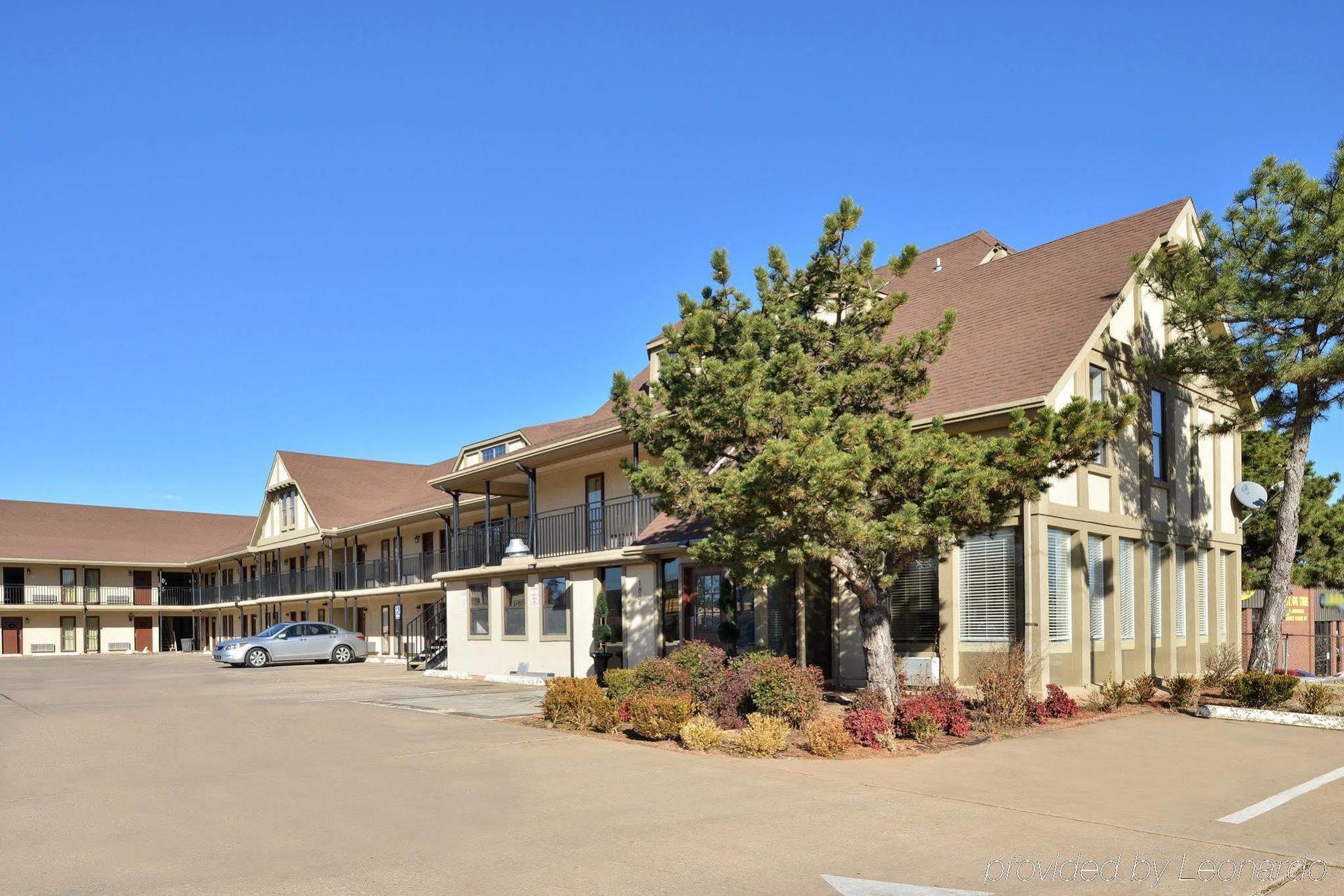 Executive Inn Edmond Extérieur photo